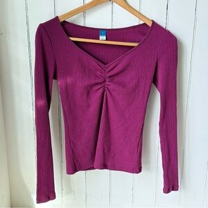 Old Navy Women's Ruched V-Neck Long Sleeve Top